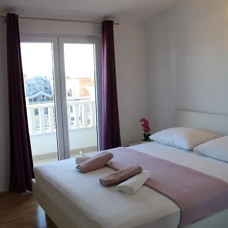 Guest house Renata Seget Donji