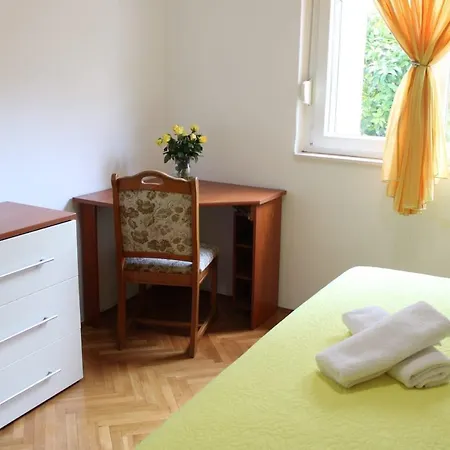 Guest house Renata Seget Donji